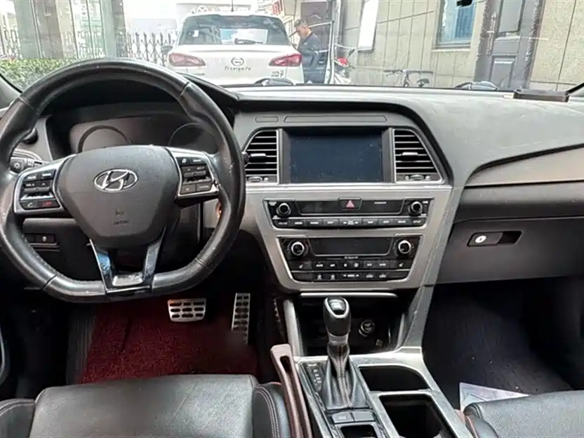 Hyundai Sonata 2015 1.6T GLS Smart фото 10