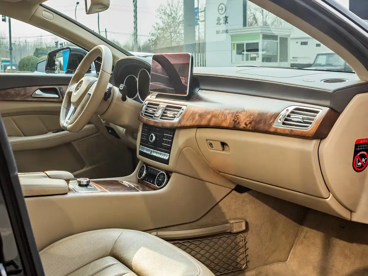 Mercedes-Benz CLS 2012 CLS 350 CGI фото 7