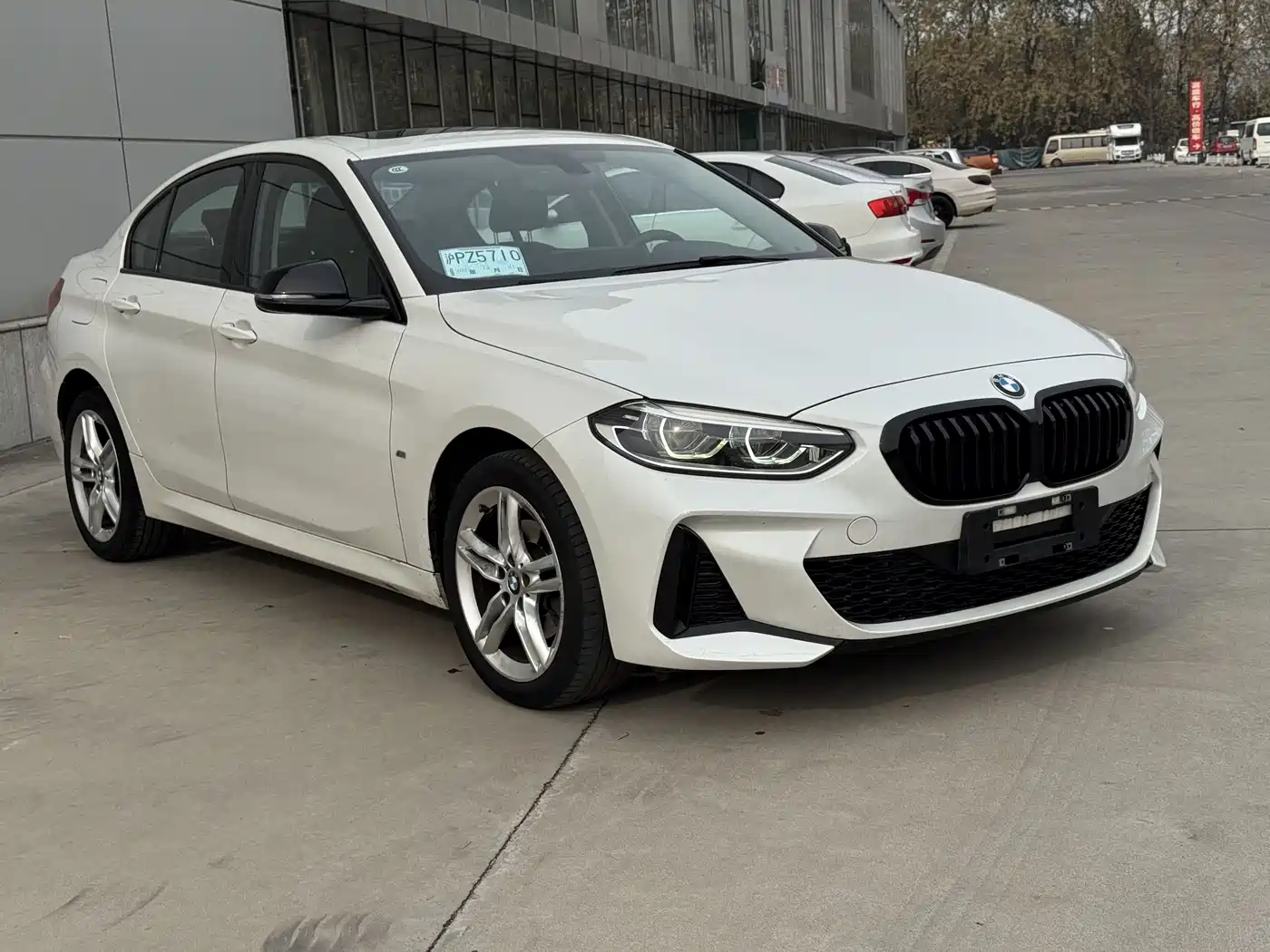 BMW 1 Series 2021 120i M Sport Shadow Edition фото 4