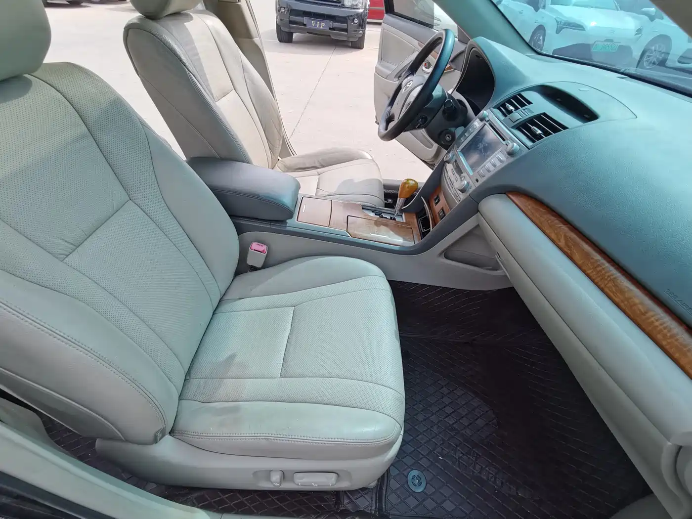 Toyota Camry 2010 240G Luxury Edition фото 12