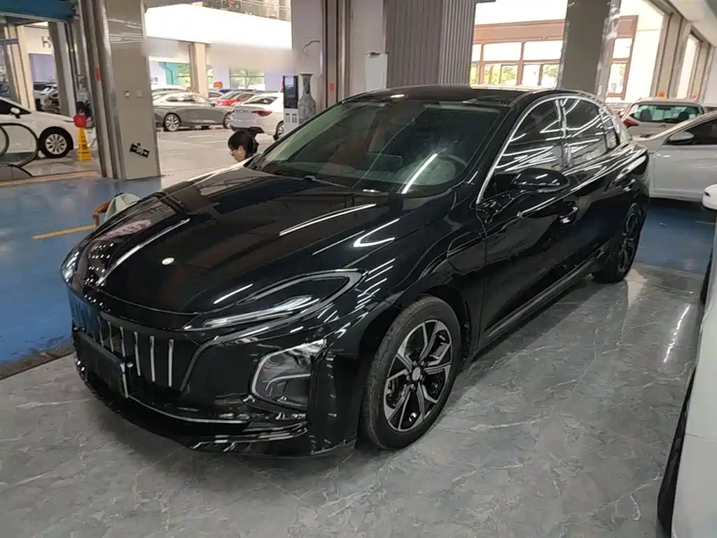 Hongqi E-QM5 2023 Facelift Basic Travel Edition