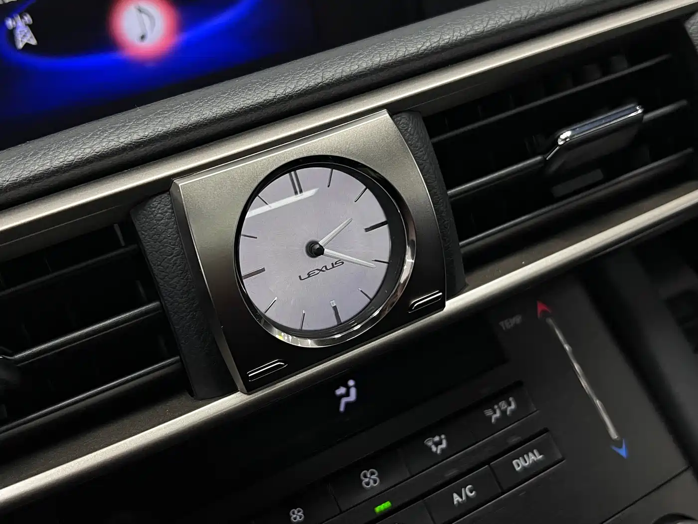 Lexus IS 2017 300 Leading Edition фото 35