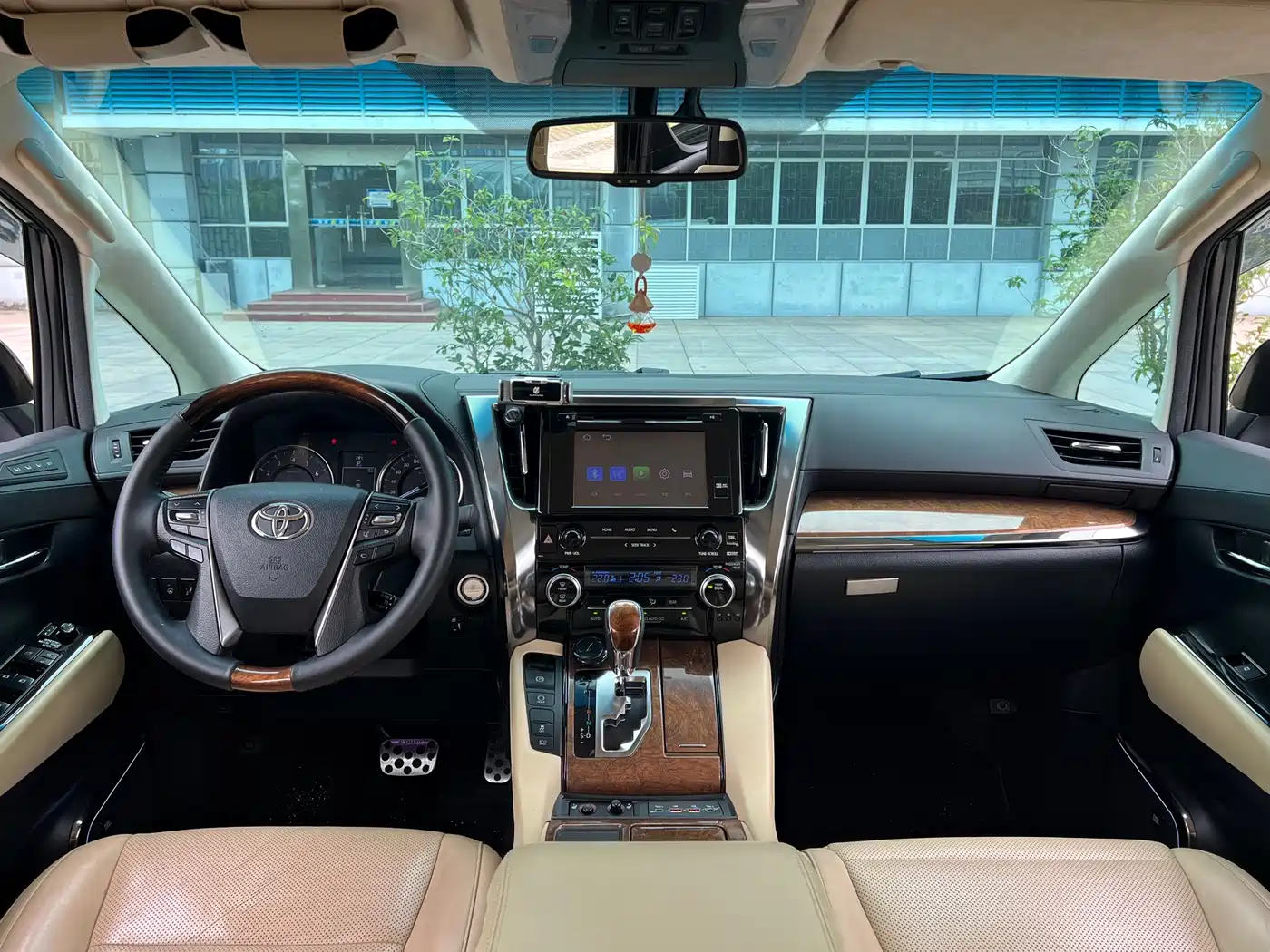 Toyota Alphard 2015 3.5L Premium Edition фото 21