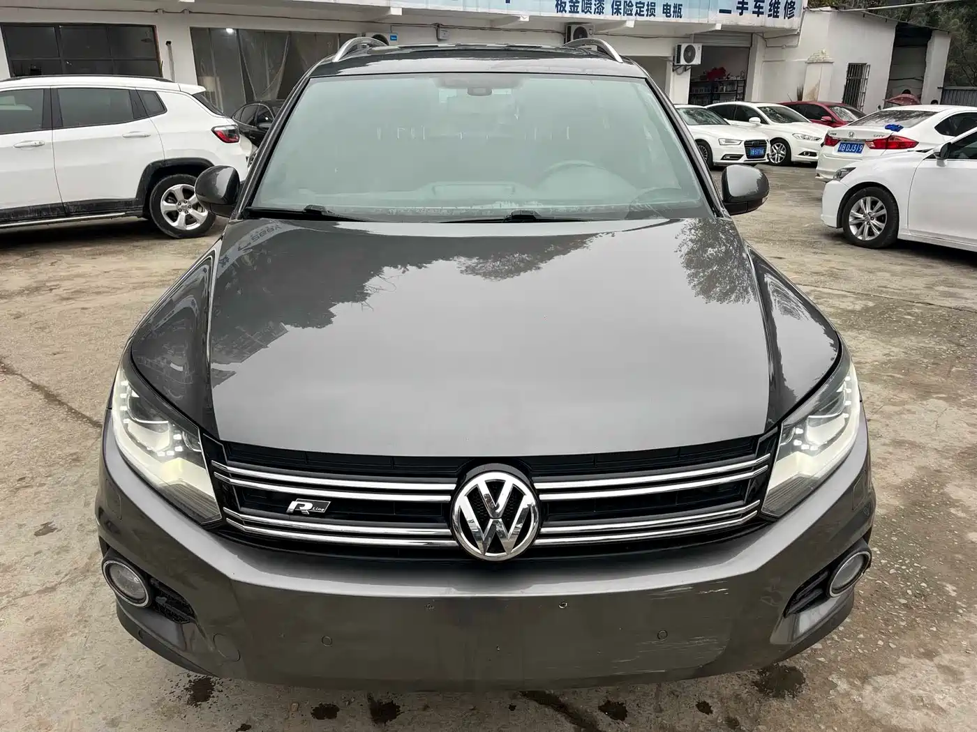 Volkswagen Tiguan 2011 Model 2.0TSI R-Line фото 2