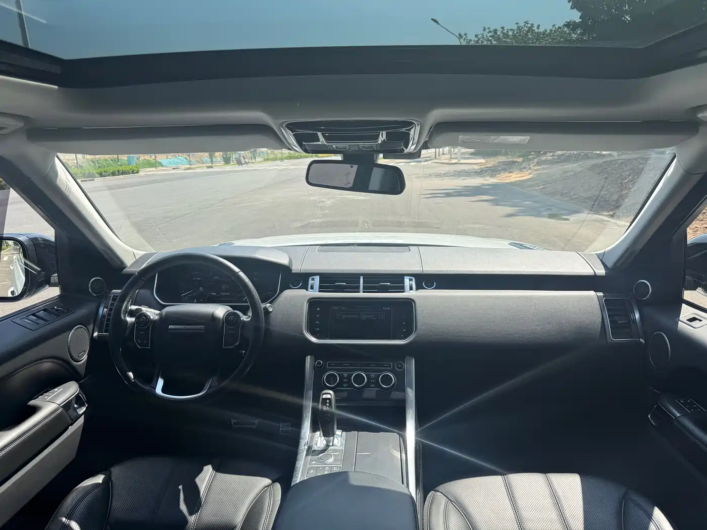 Land Rover Range Rover Sport 2016 Model 3.0 SC V6 HSE DYNAMIC фото 19