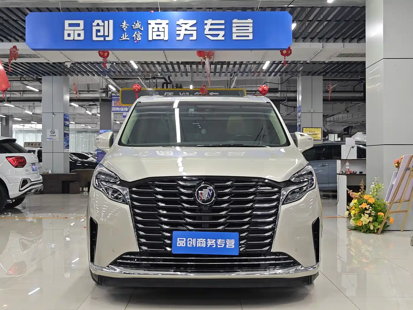 Buick GL8 2023 ES Landmaster Exclusive фото 2
