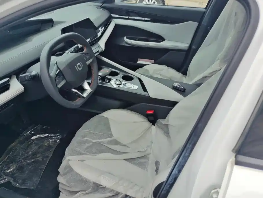 Changan UNI-V iDD 2026 2024 Blue Whale iDD 136km Smart Fun