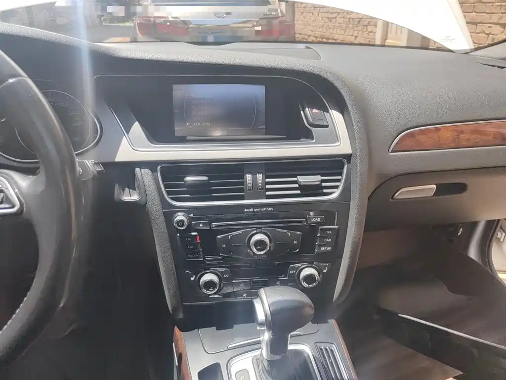 Audi A4L 2016 35 TFSI Automatic Comfort фото 10