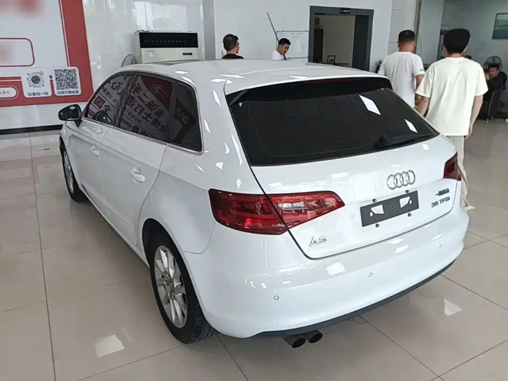 Audi A3 2016 Sportback 35 TFSI Leadership фото 5