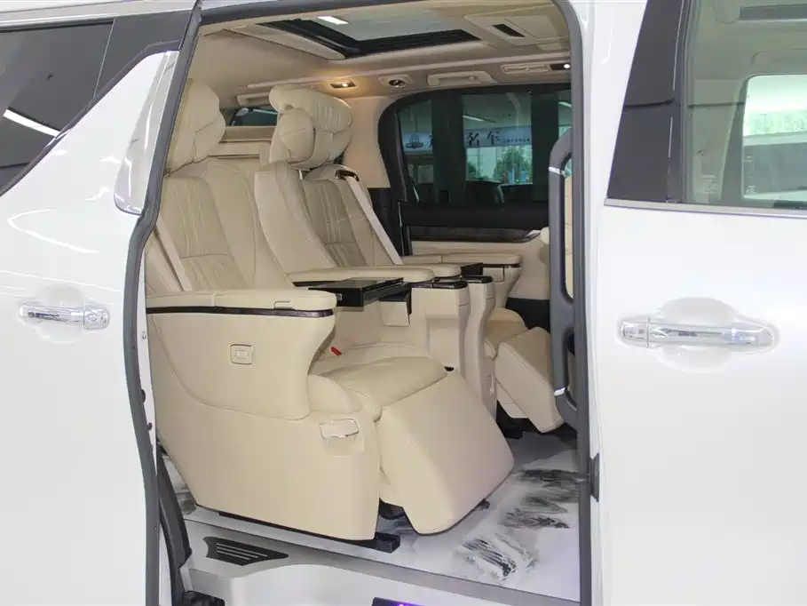 Toyota Alphard 2023 Dual Hybrid 2.5L Ultimate Gold Edition фото 8