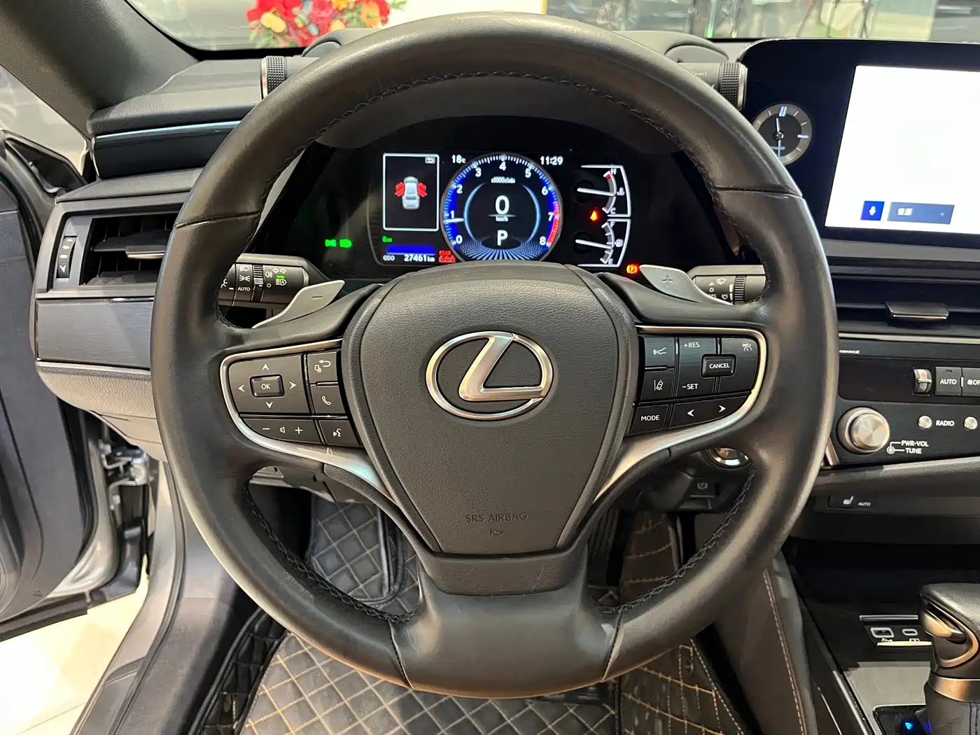Lexus ES 2023 200 Excellence Edition фото 16