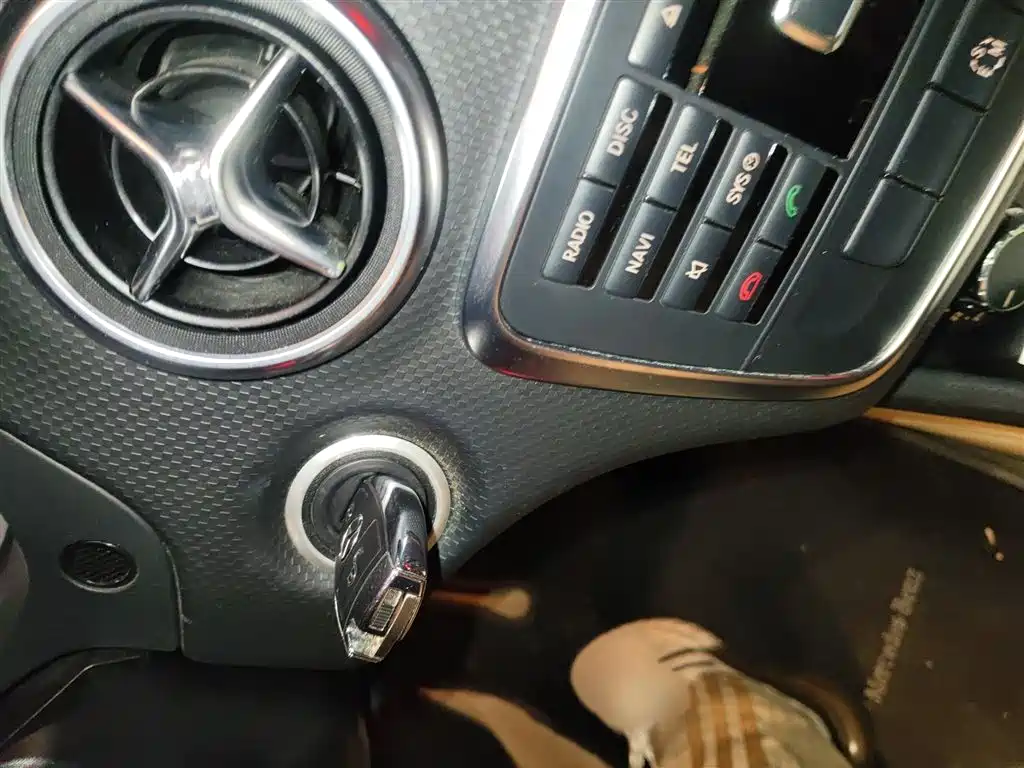 Mercedes-Benz A-Class (Import) 2015 A 200 Fashion фото 12