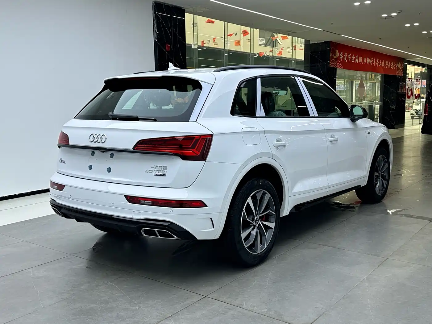 Audi Q5L 2024 Model 40 TFSI Luxury Dynamic фото 2
