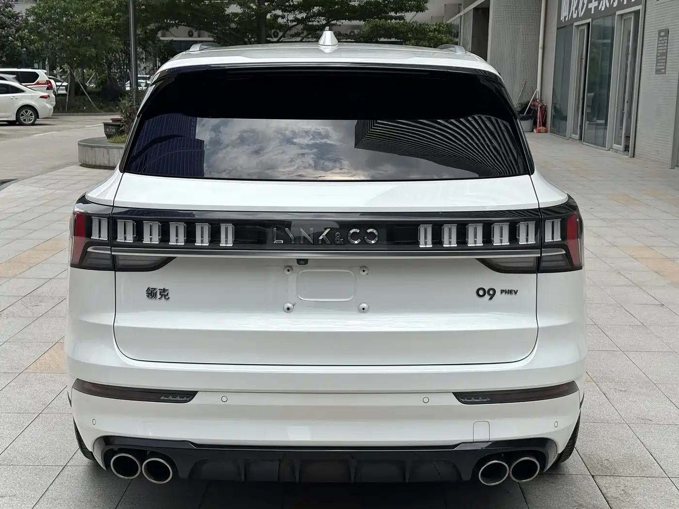 Lynk & Co 09 EM-P 2021 2.0T PHEV Ultra 6-seater фото 21
