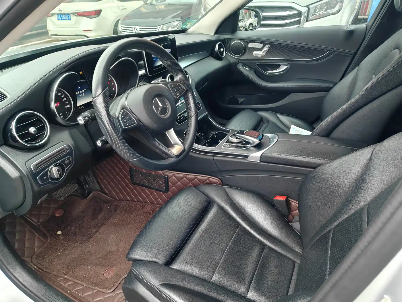 Mercedes-Benz C-Class 2015 Facelift C 200 L Sport фото 4