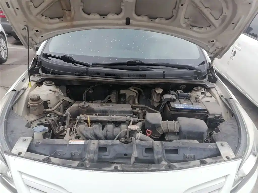 Hyundai Reina 2014 Model 1.4L Automatic GLX фото 20