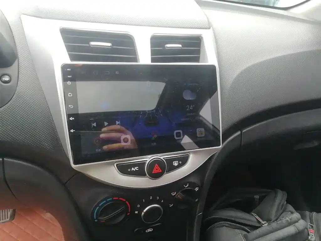 Hyundai Reina 2014 Model 1.4L Automatic GLX фото 13