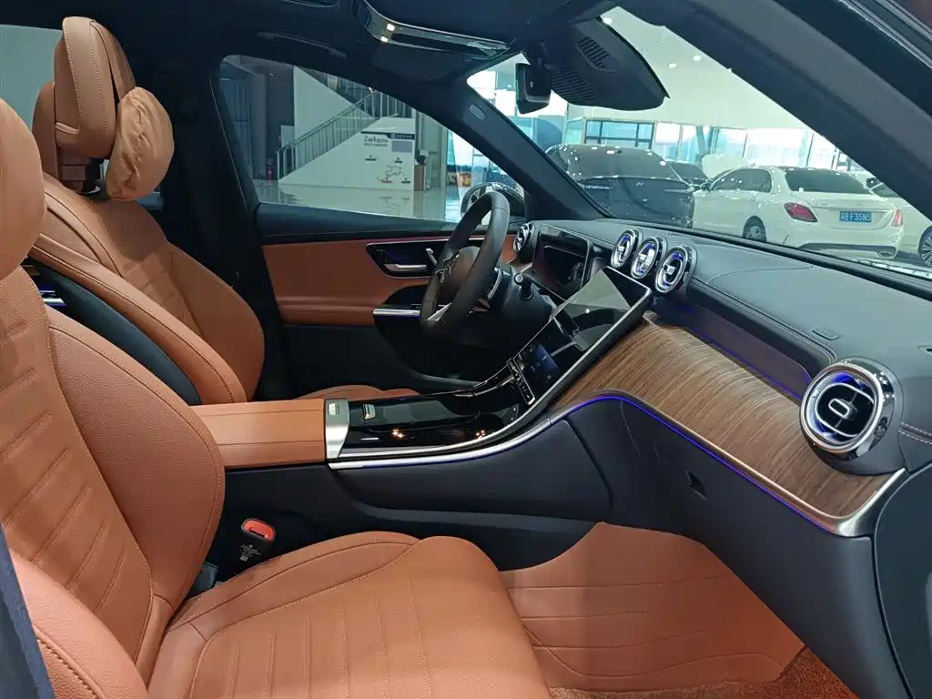 MERCEDES-BENZ GLC