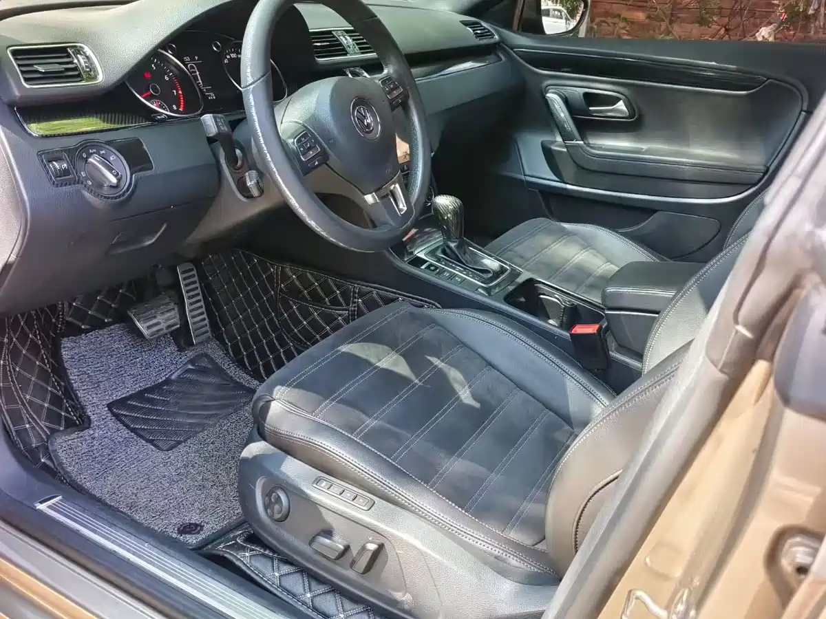 Volkswagen FAW-Volkswagen CC 2016 Model 1.8TSI Premium фото 4