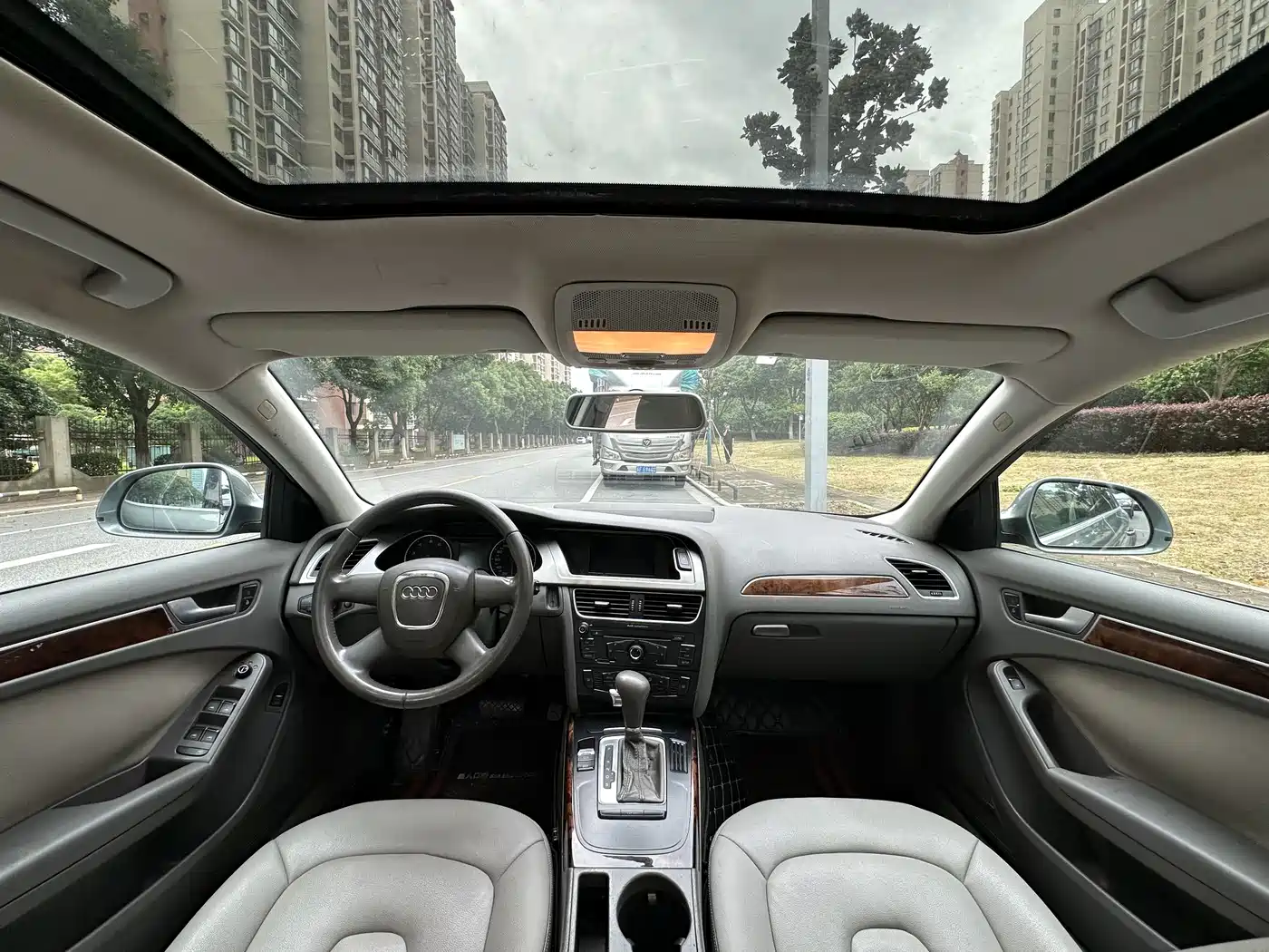 Audi A4L 2009 2010 2.0 TFSI Comfort