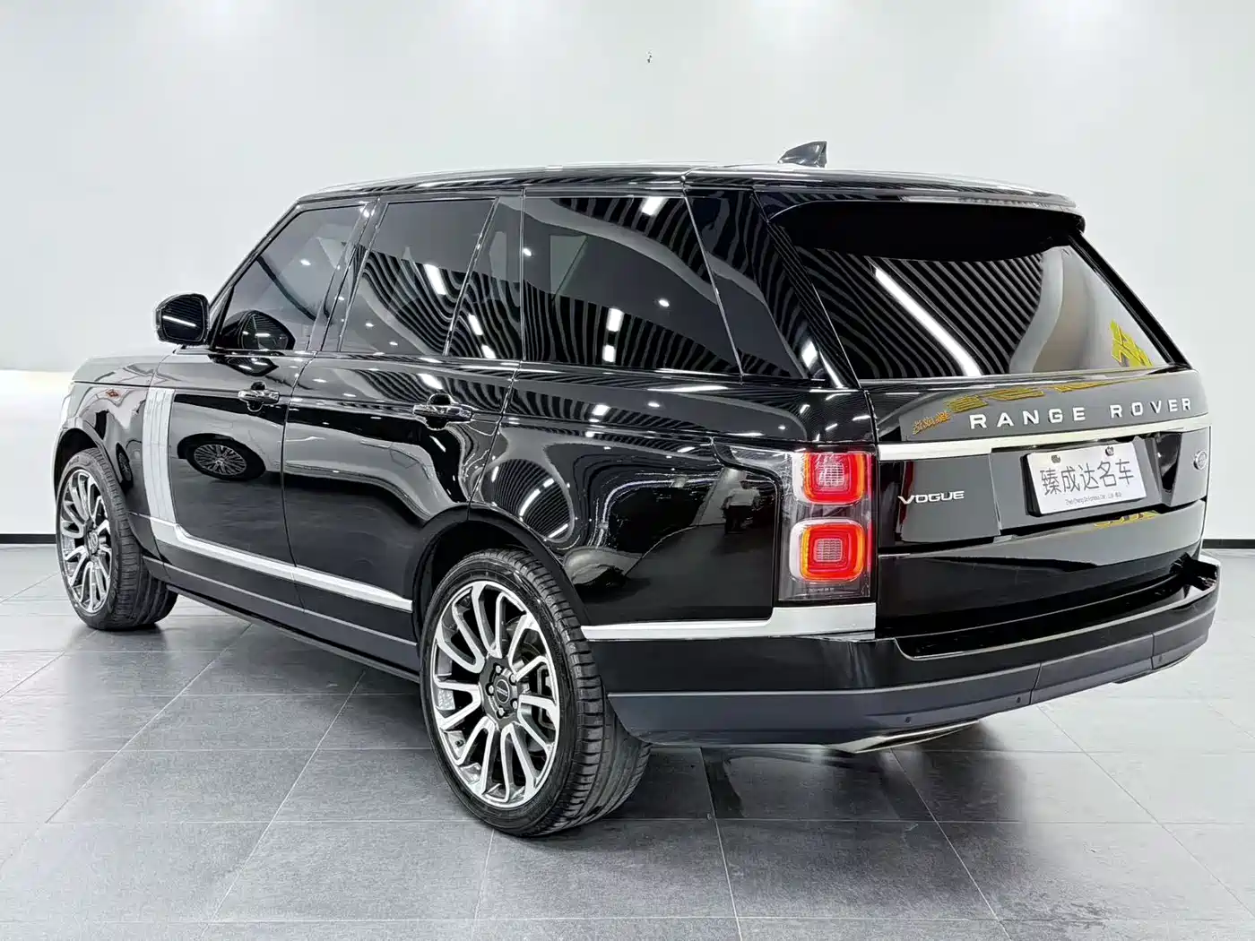 Photo 4 - Land Rover Range Rover
