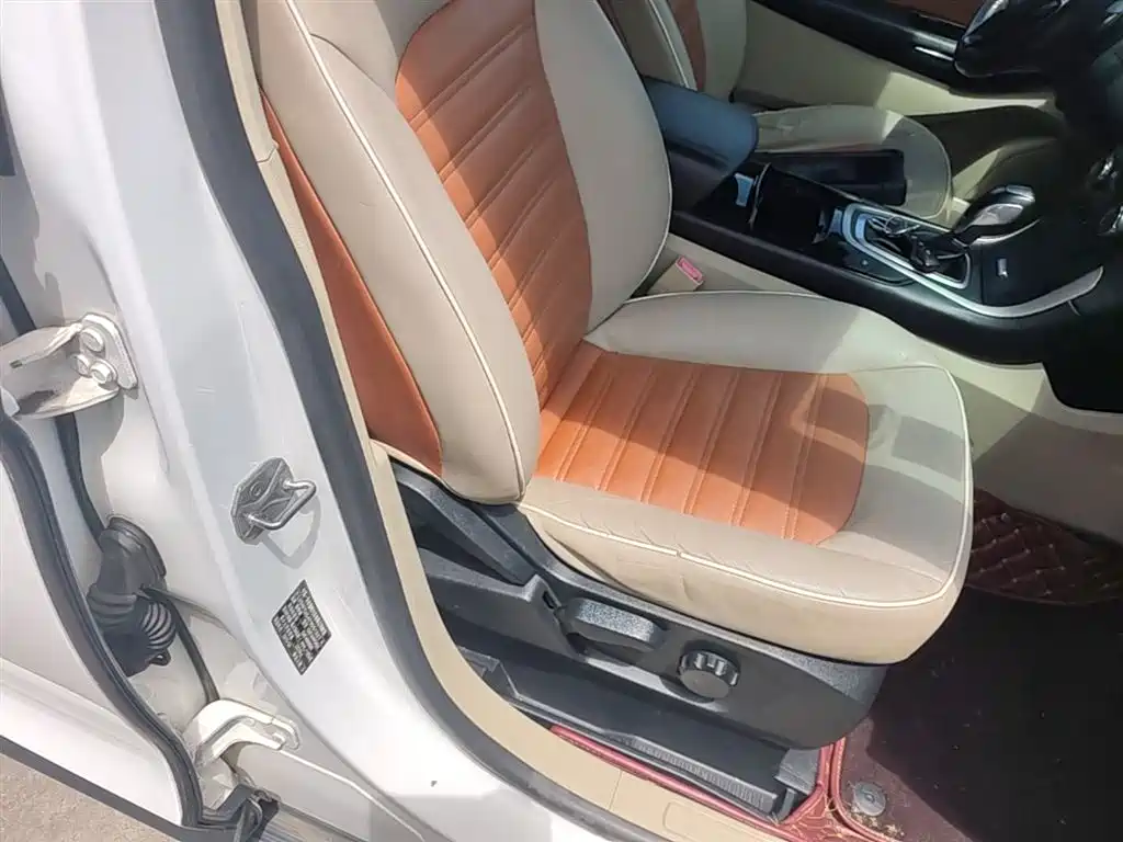 Фото 25 - Ford Edge