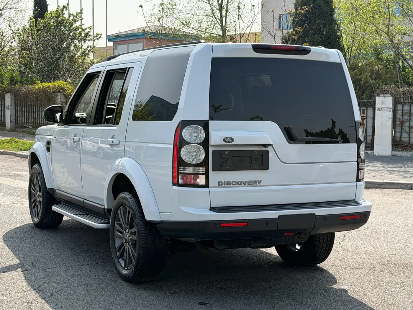 Land Rover Discovery 2016 3.0 SC V6 HSE фото 13