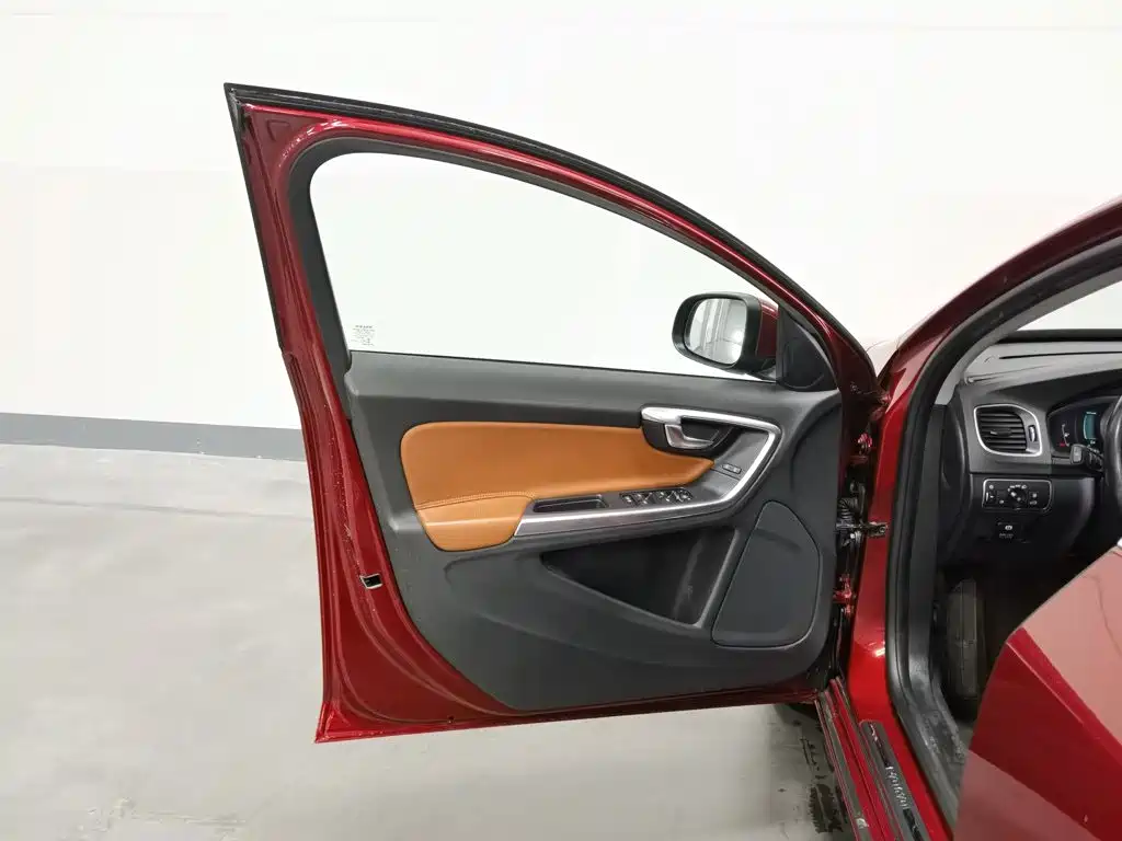 Volvo V60 2014 2014 Model Year Facelift T5 Inscription