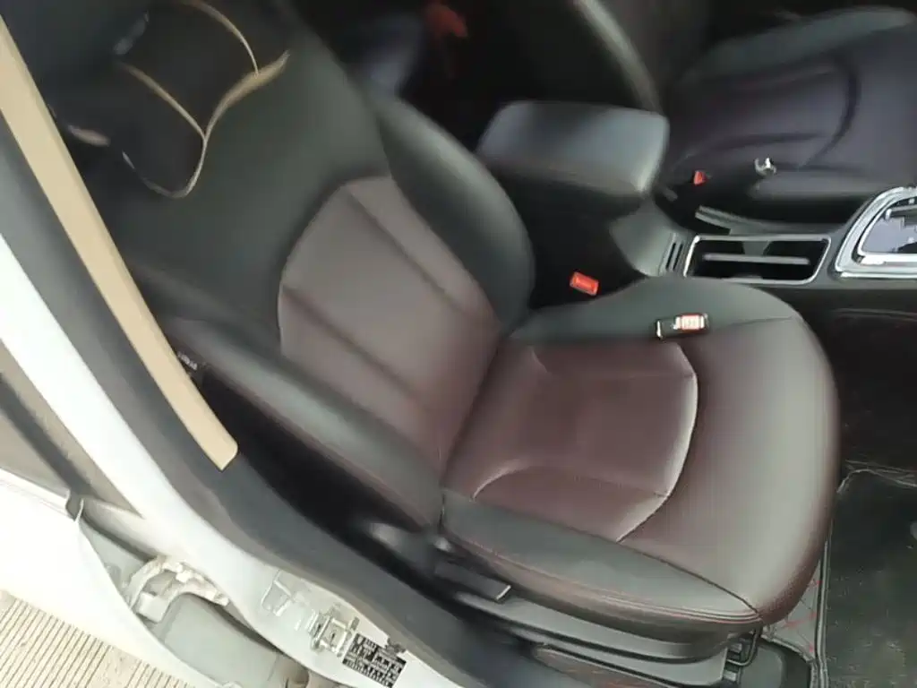 Baojun 560 2017 2016 1.8L iAMT Luxury