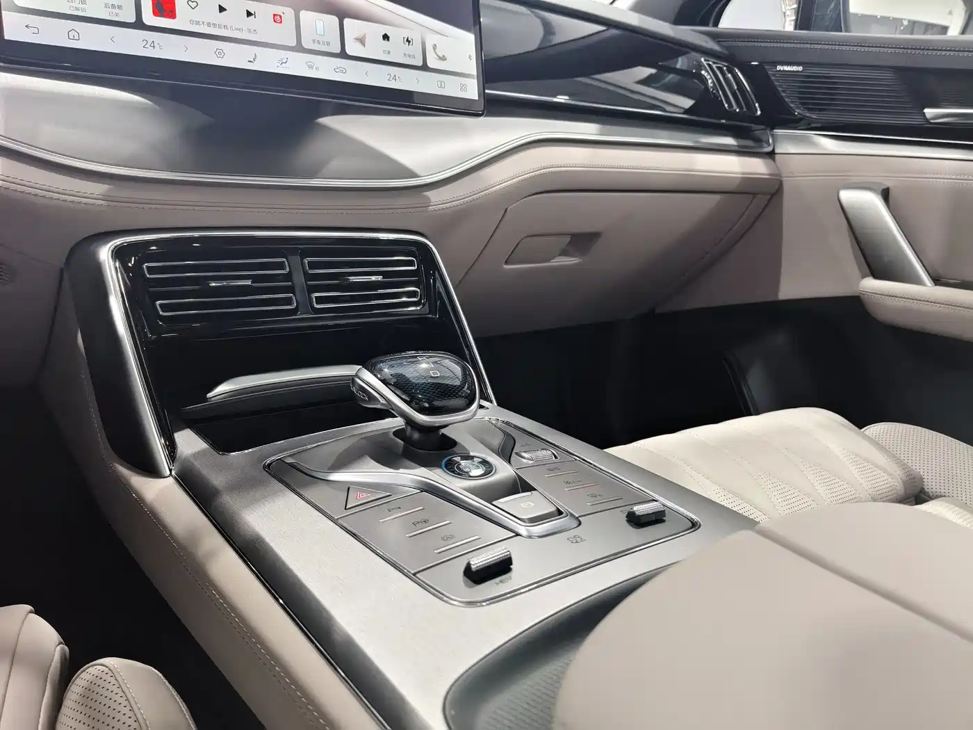 BYD Tang New Energy 2025 Smart Driving Edition DM-i 115KM Flagship фото 12