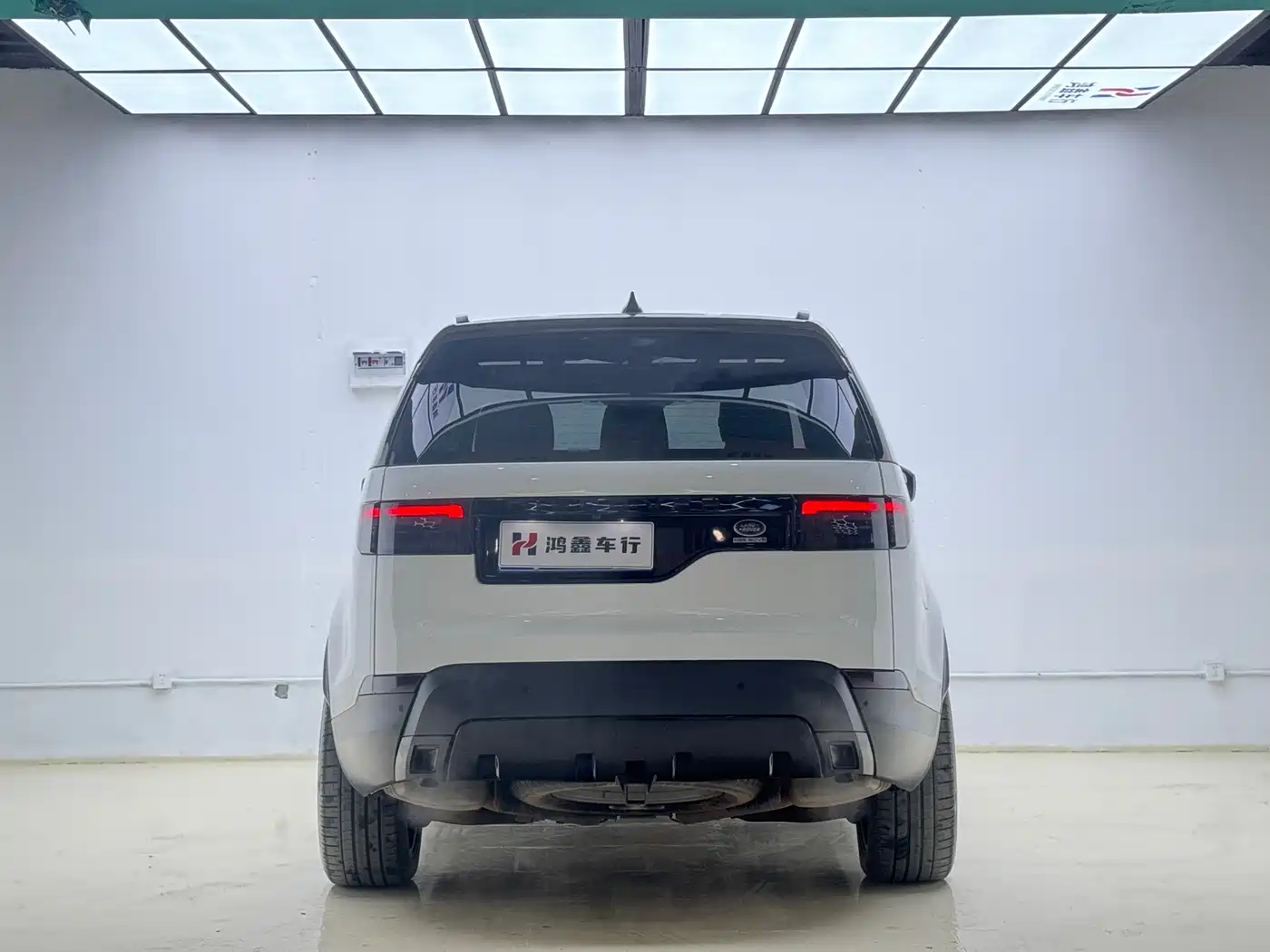 Land Rover Discovery 2018 3.0 SC V6 SE фото 16