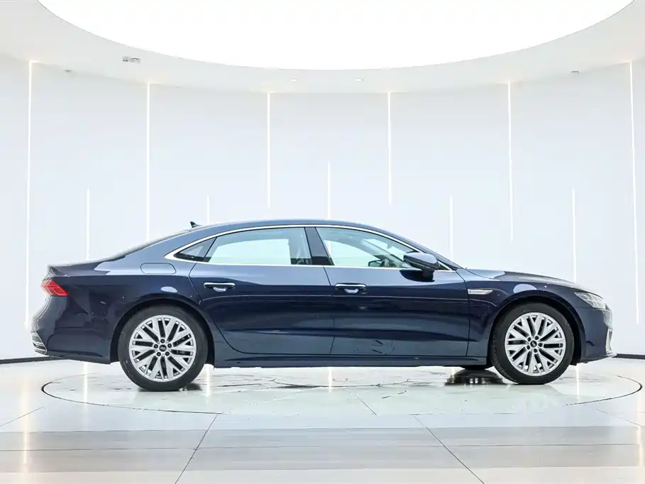 Audi A7L 2024 45TFSI S-line Dream Edition Crystal Package фото 4