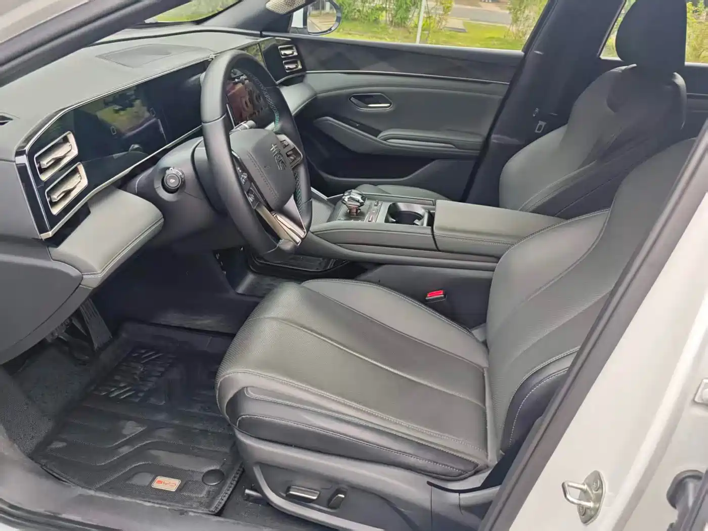 BYD Qin L 2024 DM-i 80KM Leading Edition фото 8
