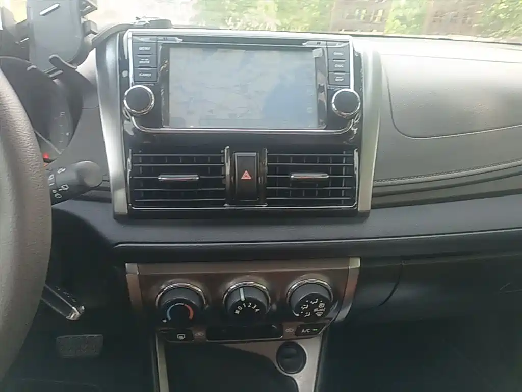 Toyota YARiS L Zhi Xuan 2015 1.5E Auto Charming Edition фото 13