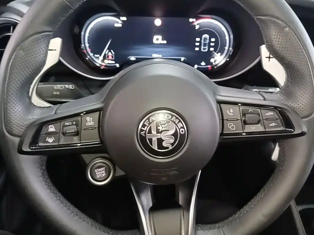 Alfa Romeo Giulia 2026 2023 2.0T 280HP Track Edition