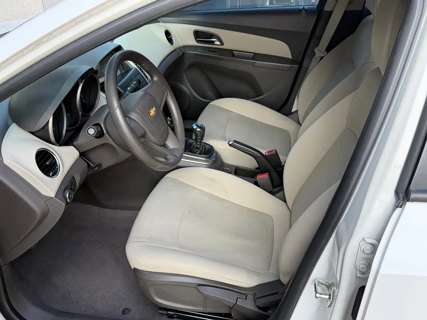 Chevrolet Cruze 2015 1.5L Classic SL MT фото 7
