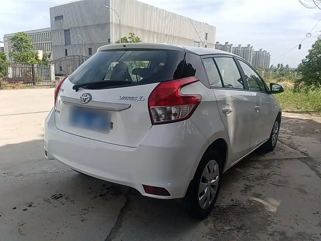 Toyota YARiS L Zhi Xuan 2015 1.5E Auto Charming Edition фото 7