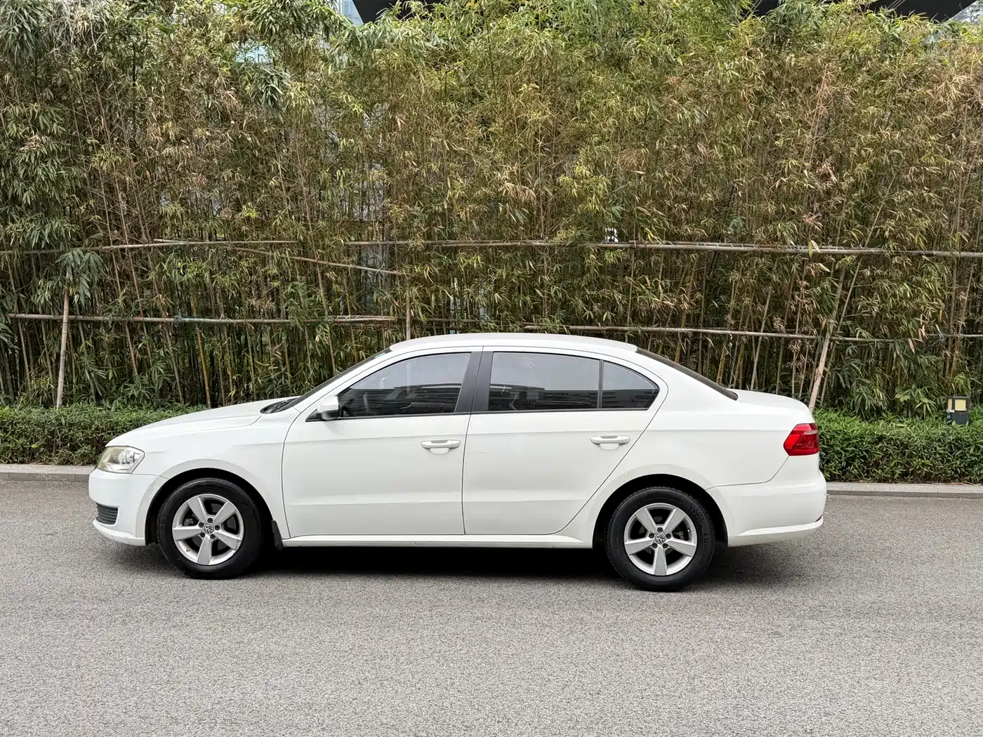 Volkswagen Lavida 2013 Facelift Classic 1.6L Automatic Trend фото 10
