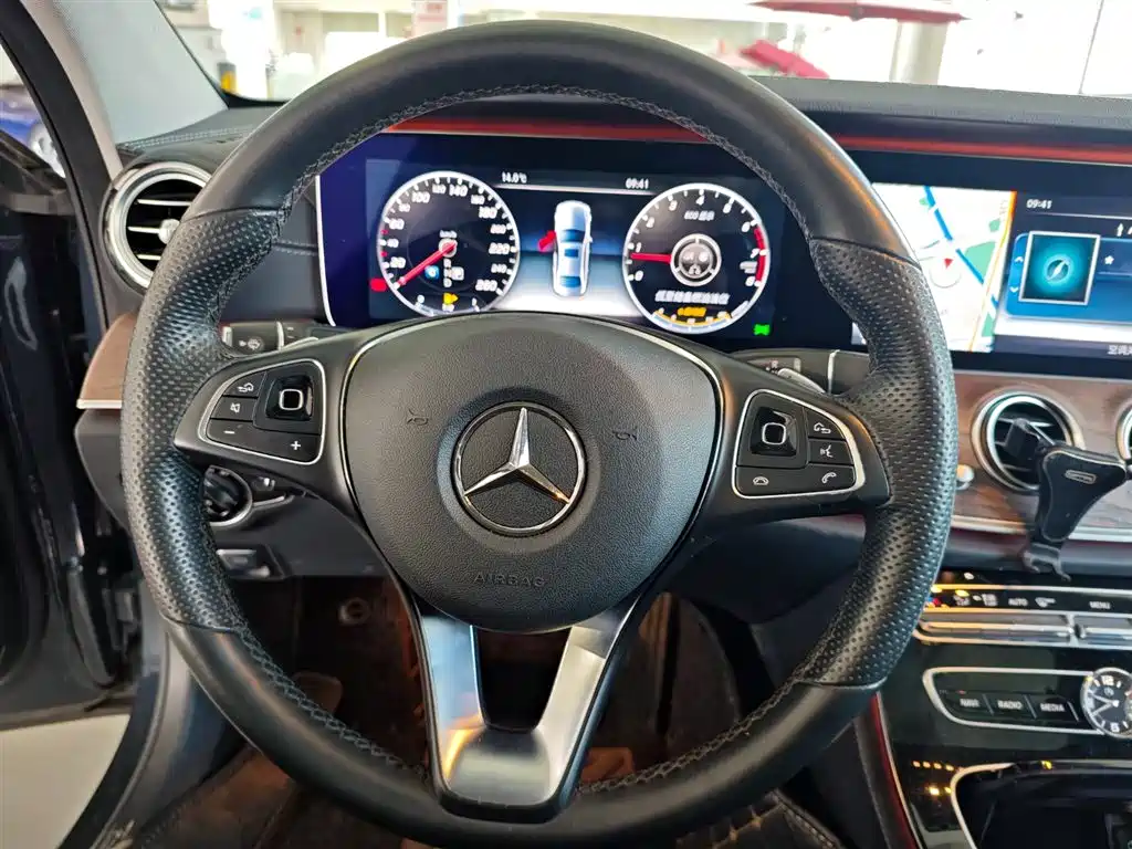 Mercedes-Benz E-Class 2016 E 300 L Luxury фото 13