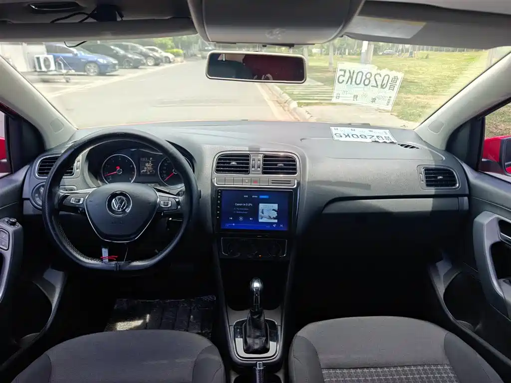 Volkswagen Polo 2016 1.6L Automatic Comfort фото 16