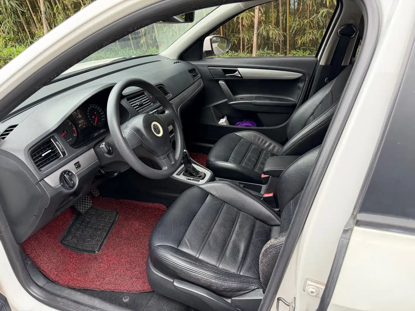 Volkswagen Lavida 2013 Facelift Classic 1.6L Automatic Trend фото 7