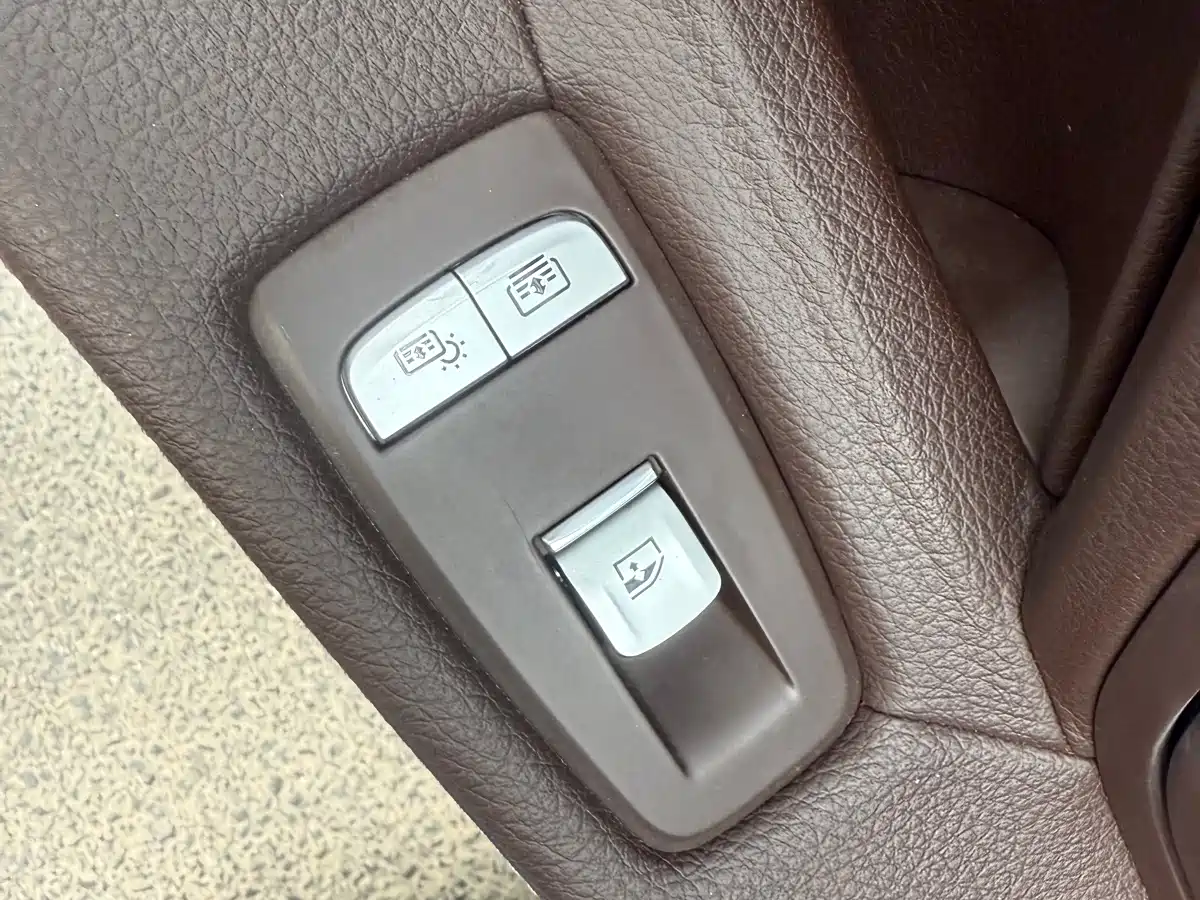 BMW 7 Series 2018 730Li Leading Type M Sport Package фото 18
