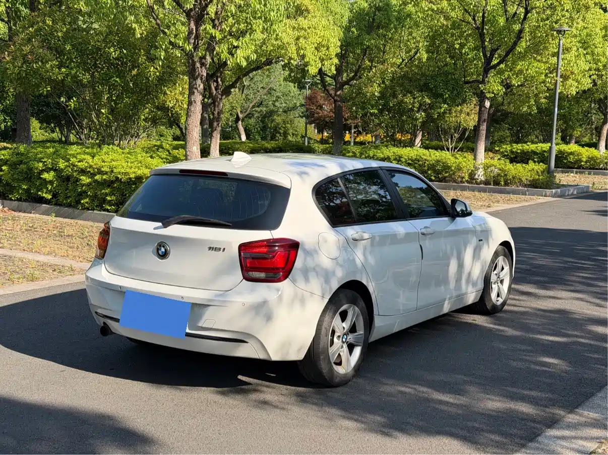 BMW 1 Series (Import) 2013 Facelift 118i Sport Model фото 8