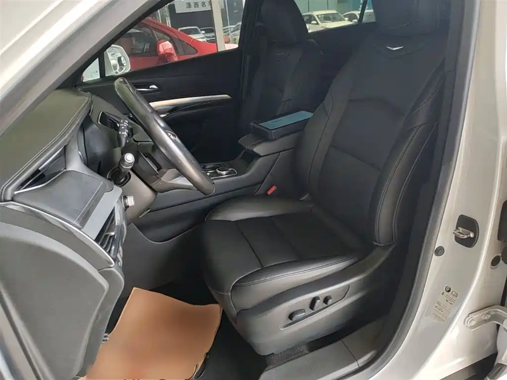 Cadillac XT4 2018 Model 28T 2WD Luxury фото 15