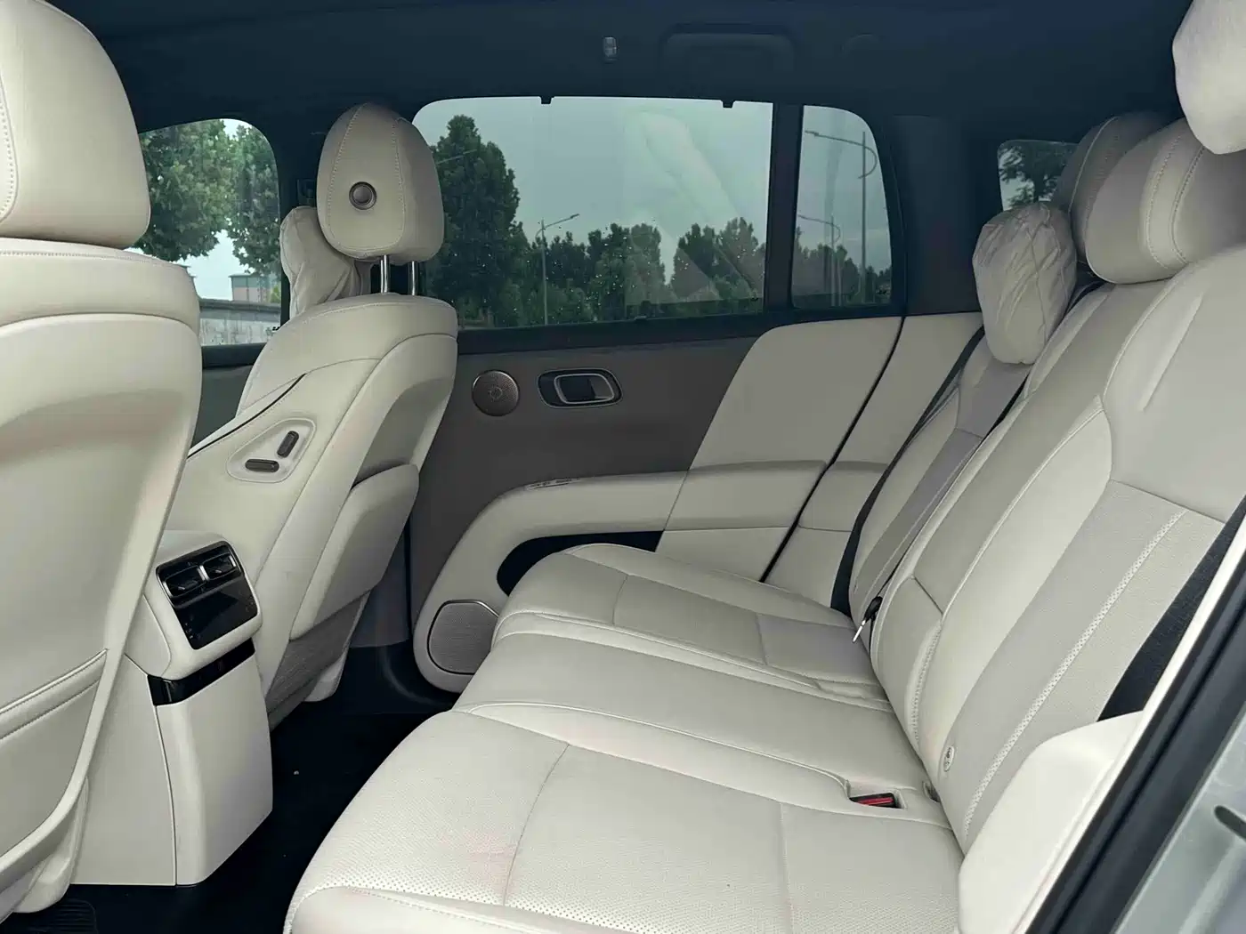 Li Auto i6 2026 2025 2WD Base Model