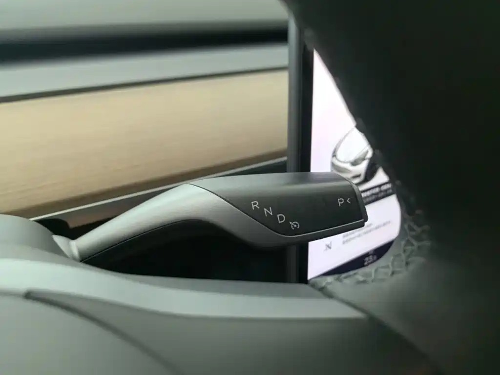 Фото 14 - Tesla Model Y