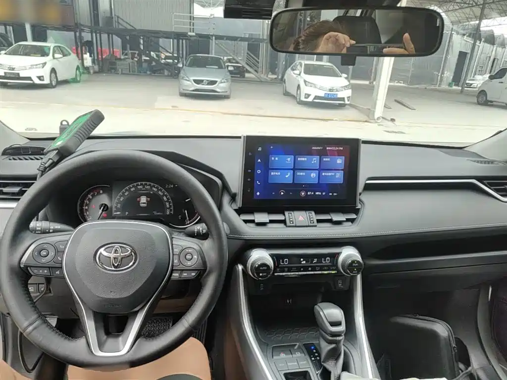 Toyota RAV4 Rongfang 2021 2.0L CVT 2WD Trend фото 10