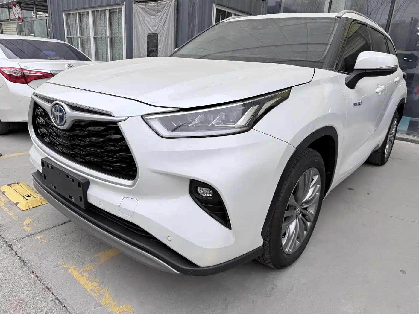 TOYOTA HIGHLANDER