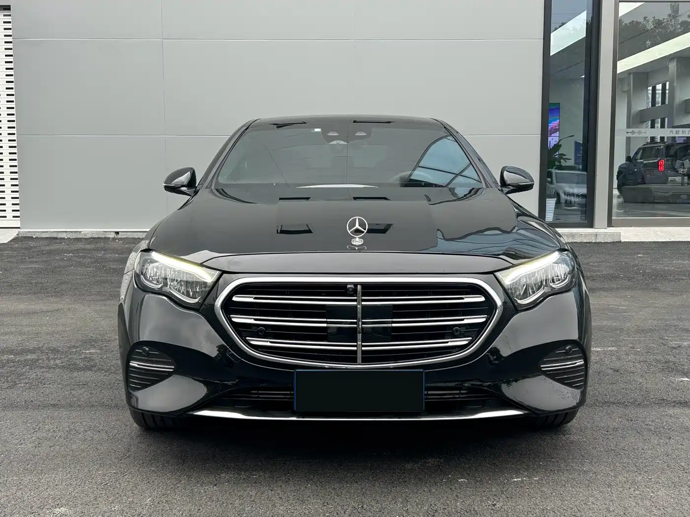 Mercedes-Benz E-Class 2024 E 300 L Fashion фото 2
