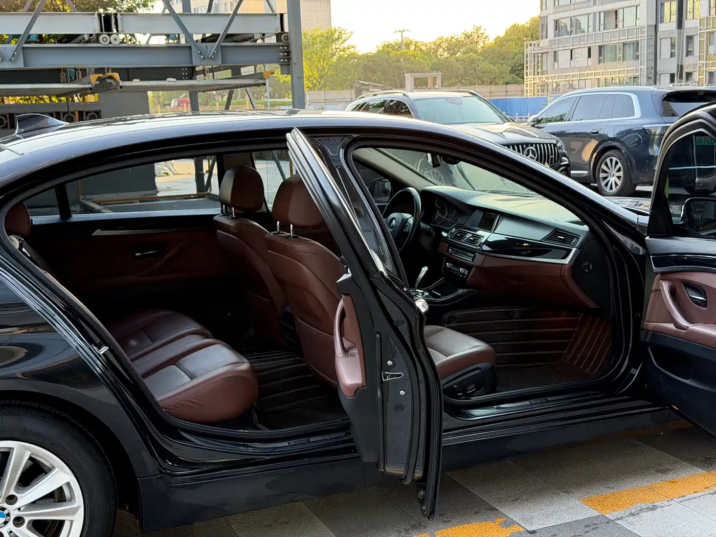 BMW 5 Series 2017 520Li Classic Edition фото 15